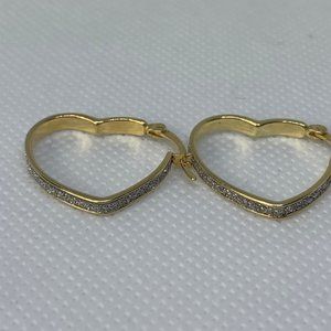 18kt Gold Heart Hoop Earring